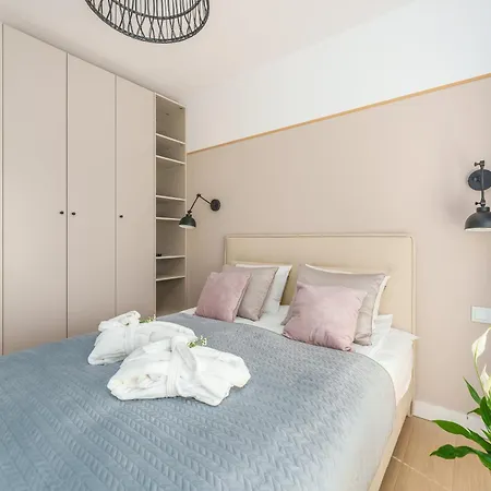 Lighthouse - Polanki Aqua -