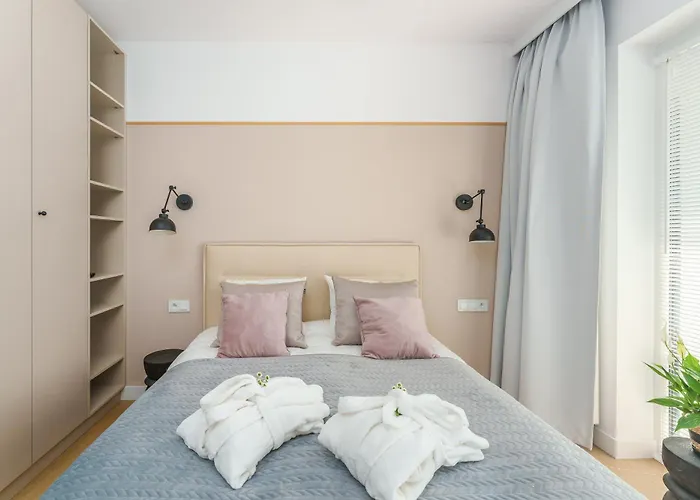 Lighthouse - Polanki Aqua - *